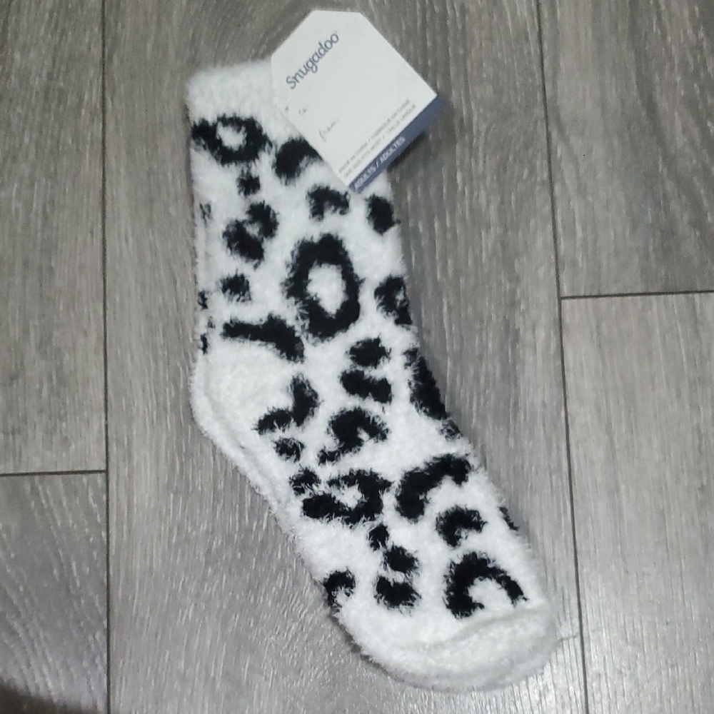 Snugadoo Cozy Fuzzy White and Black Leopard Print Crew Socks